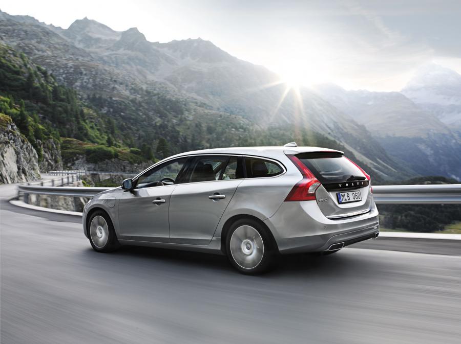  Volvo V60 Plug-in Hybrid 2011 года  (фото 66 из 68)